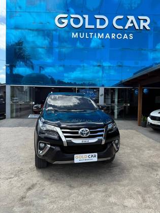 TOYOTA HILUX SW4 2.8 SRX 4X4 7 LUGARES 16V TURBO INTERCOOLER DIESEL 4P AUTOMÁTICO